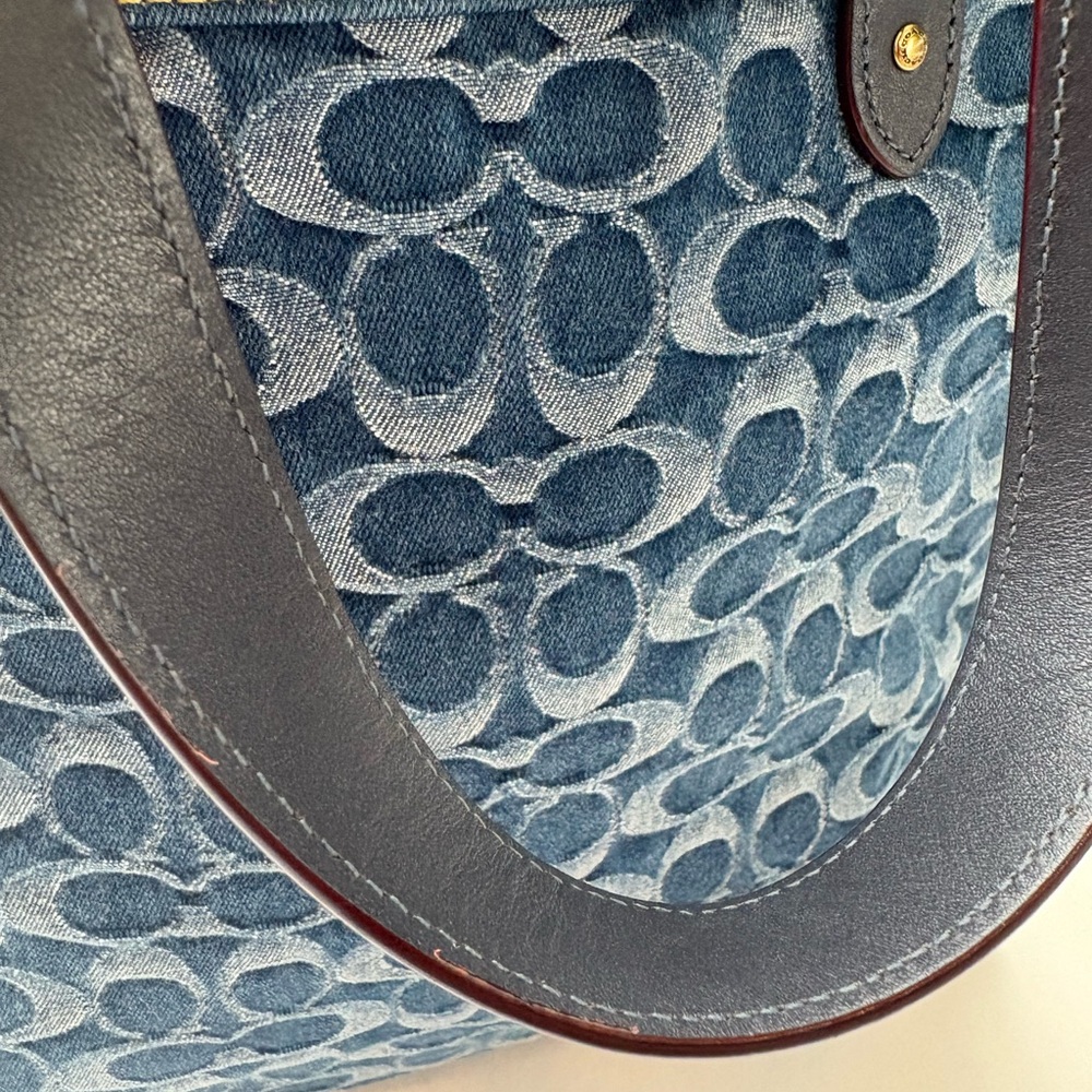 Coach Field Tote in Signature Denim - Picture 6 of 12